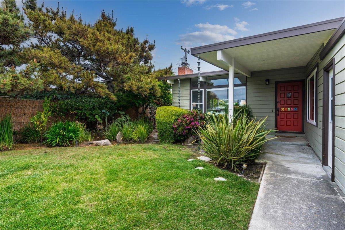 San Mateo, CA 94403,2037 Harding AVE
