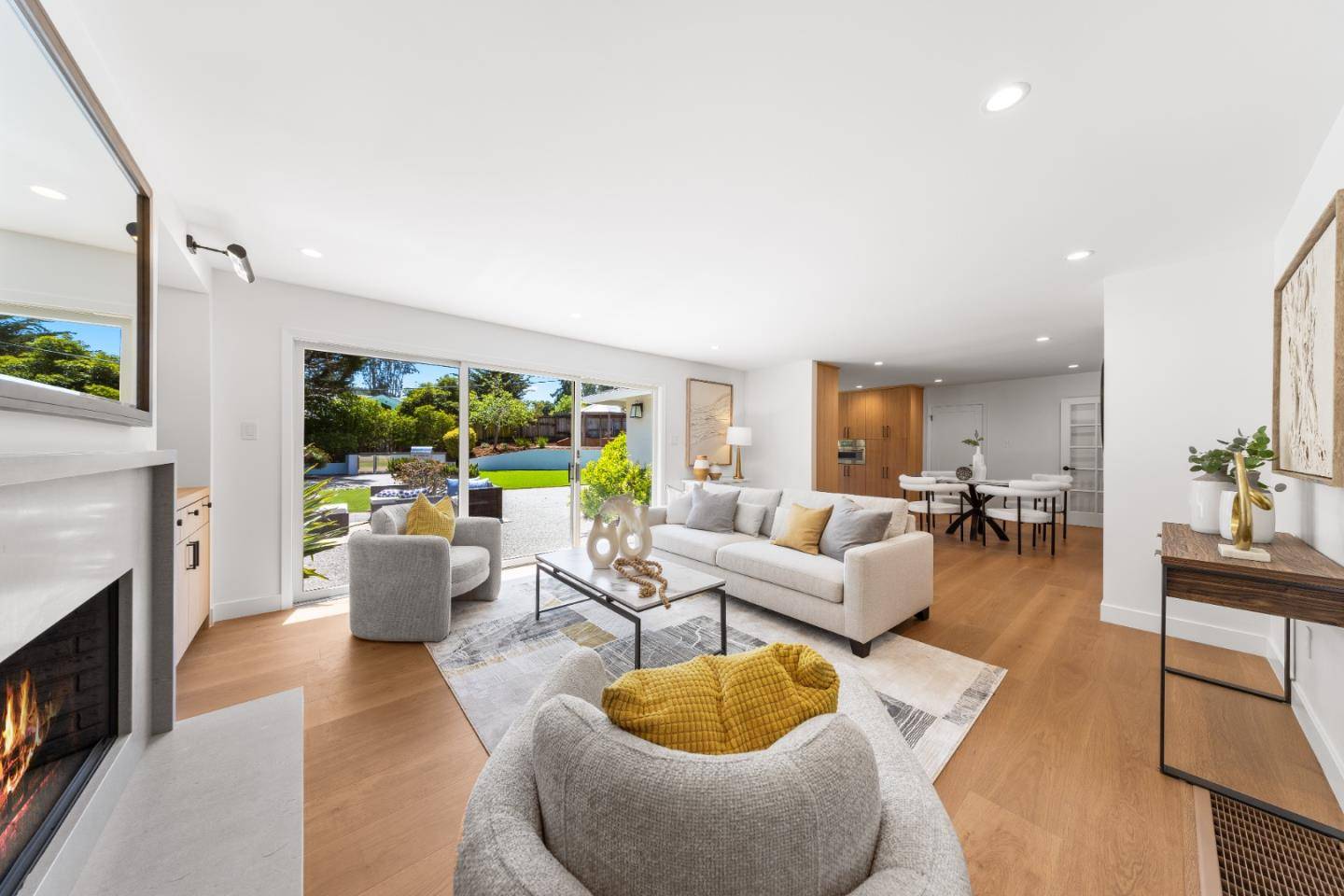 Hillsborough, CA 94010,1575 Kingswood DR