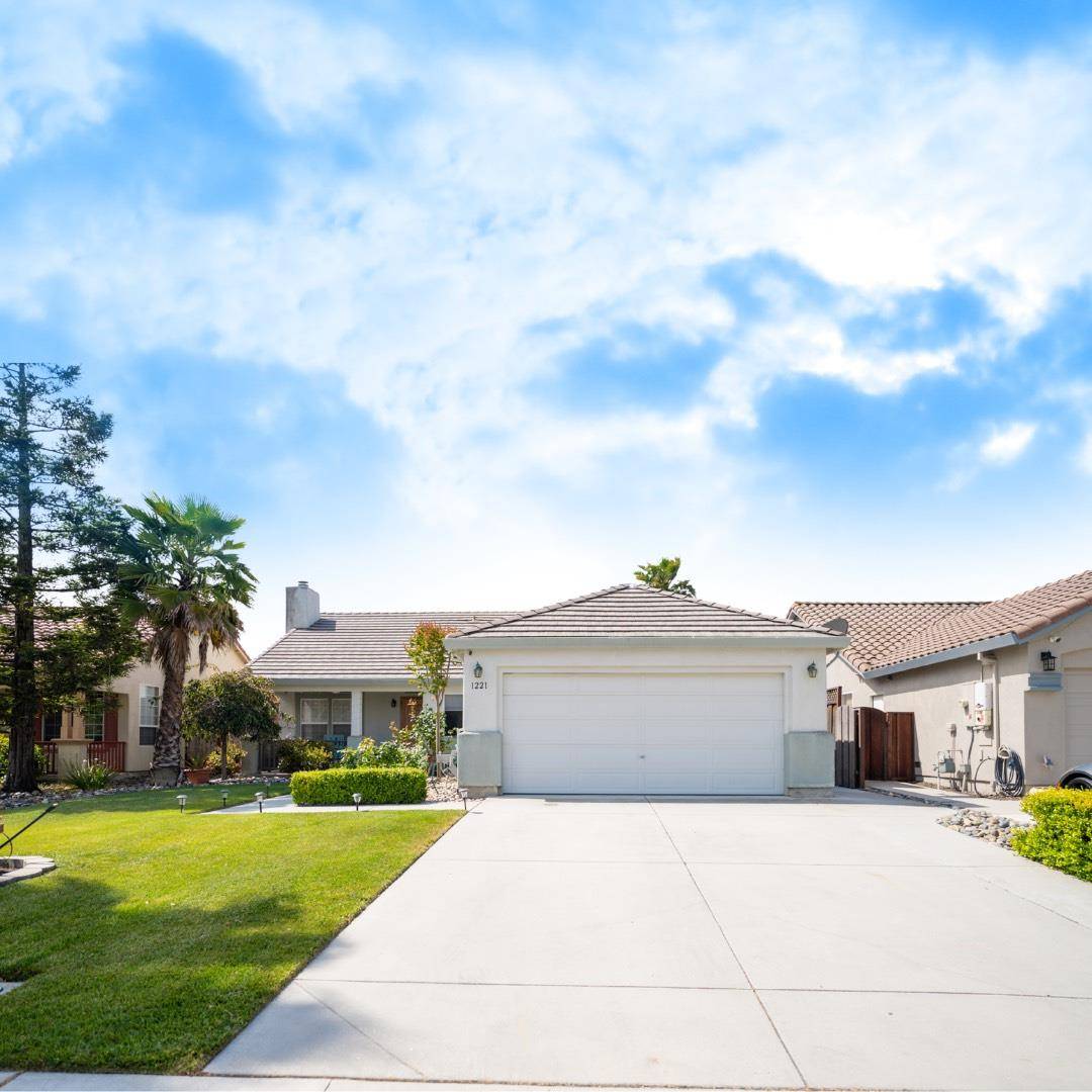 1221 Jacqueline DR, Hollister, CA 95023
