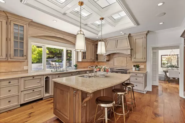 Los Gatos, CA 95030,16541 Cypress WAY