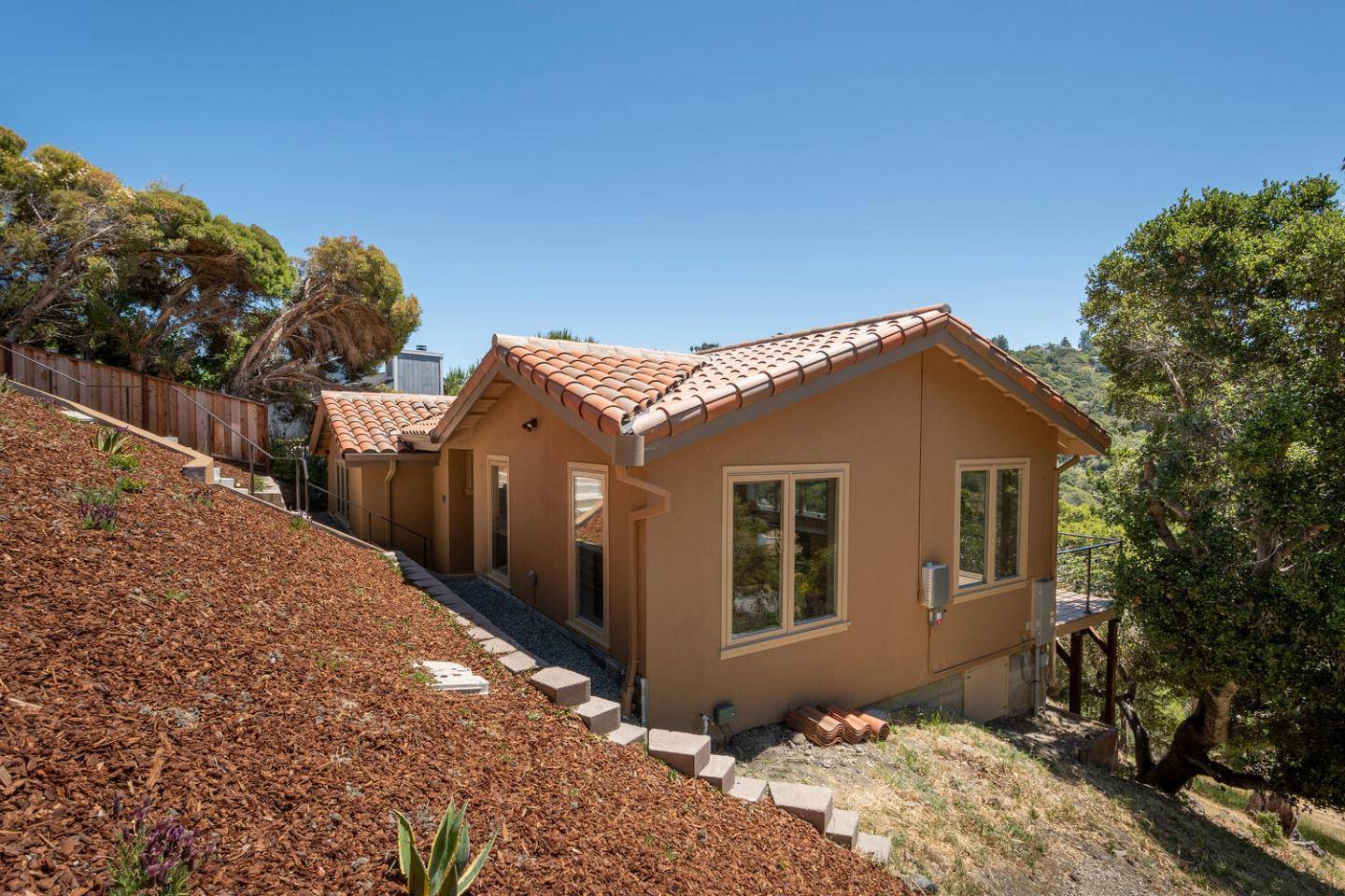 Hillsborough, CA 94010,30 Lydia CT