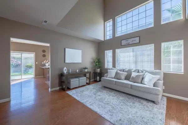 Salinas, CA 93908,27320 Bavella WAY