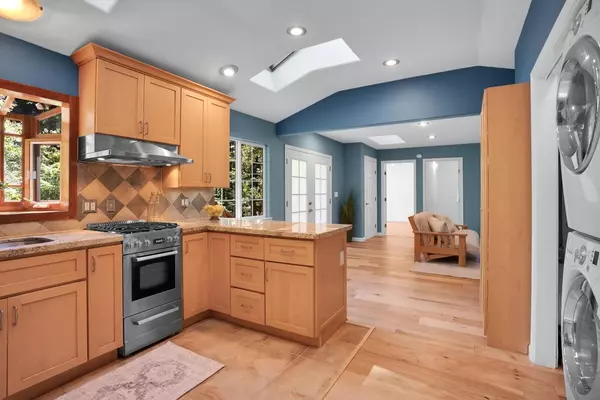 895 Forest WAY, Brookdale, CA 95007