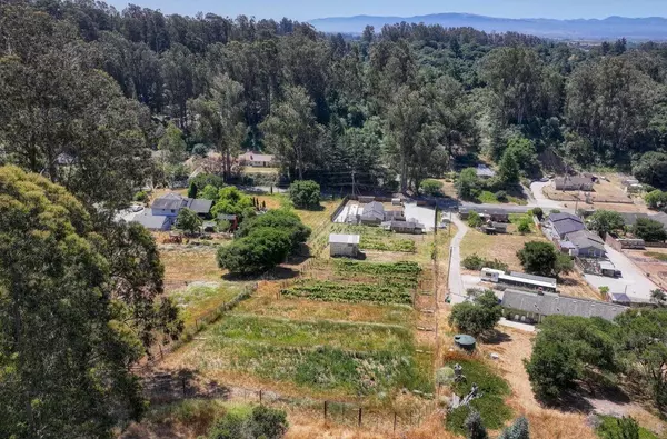 Salinas, CA 93907,489 Paradise RD