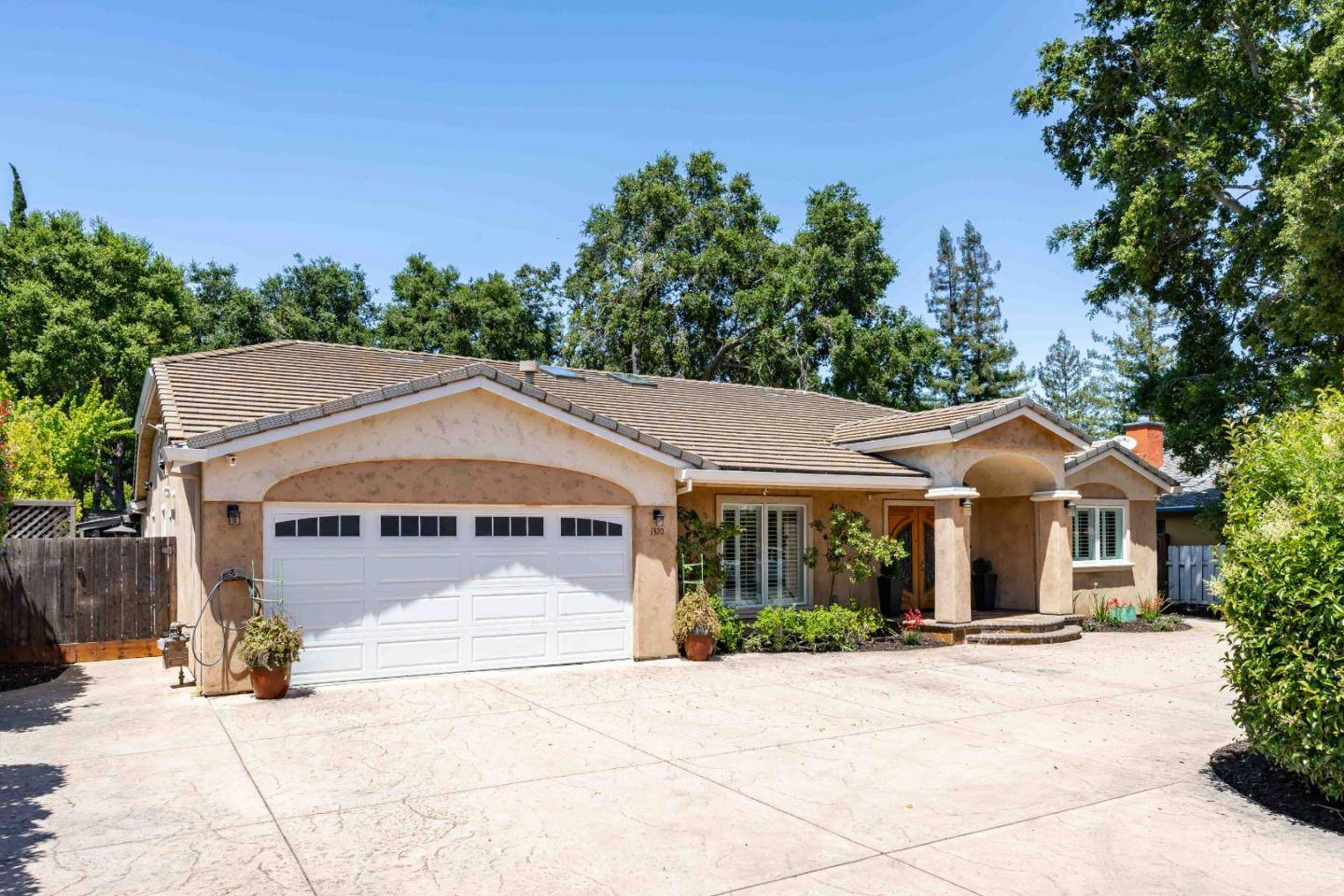 1320 Oakhurst AVE, Los Altos, CA 94024