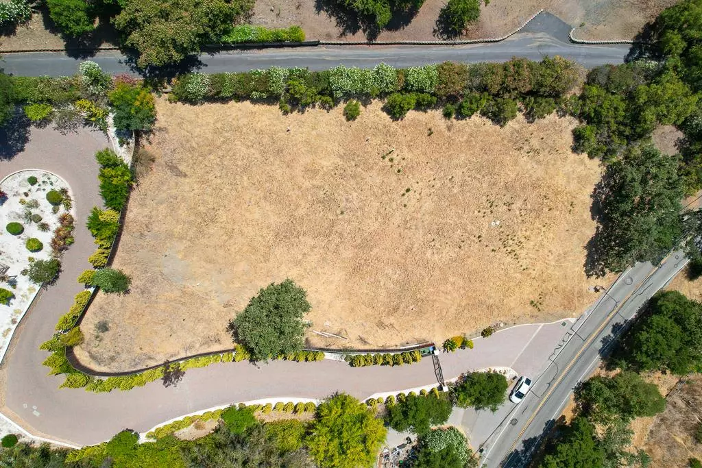 Saratoga, CA 95070,00 Mt Eden RD