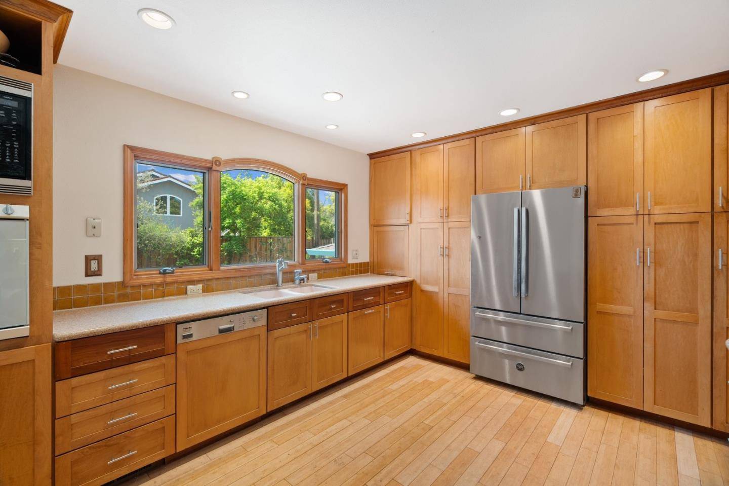 Sunnyvale, CA 94087,630 Barnsley WAY