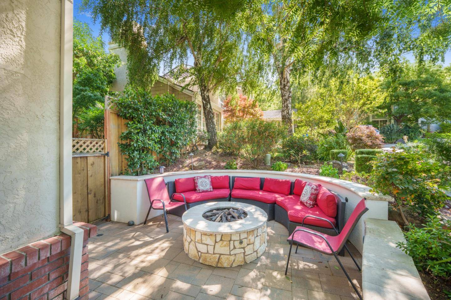 Morgan Hill, CA 95037,815 Oak Park DR