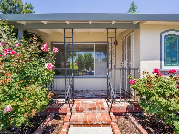 Redwood City, CA 94061,739 Quartz ST