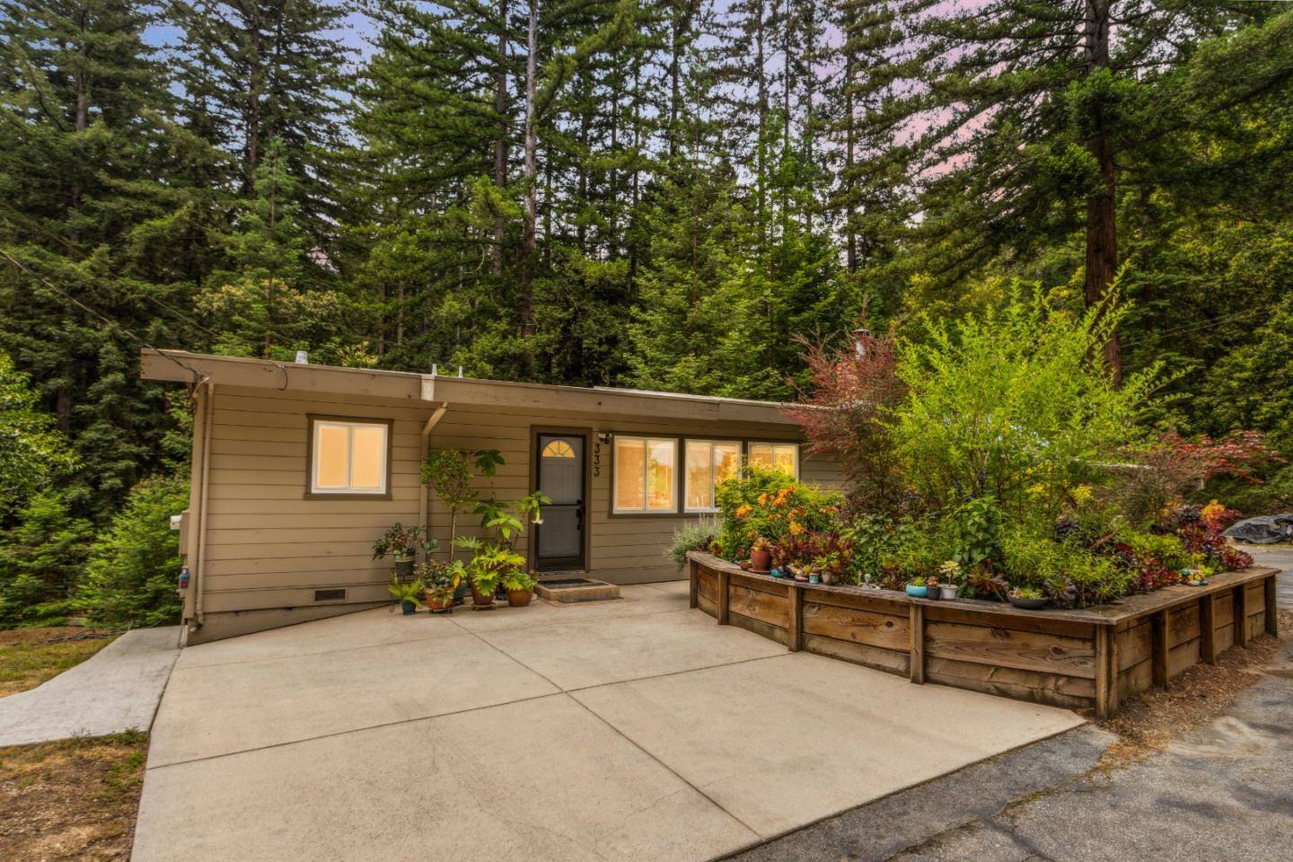 333 Dakenbrook DR, Ben Lomond, CA 95005