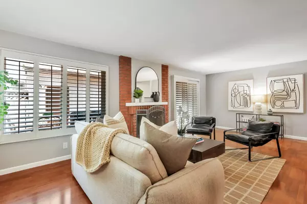 Foster City, CA 94404,856 Erickson LN