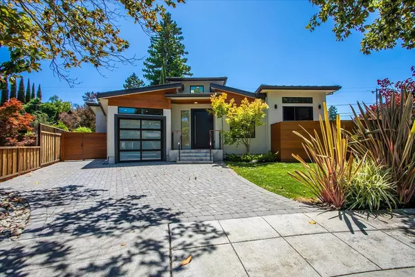 Palo Alto, CA 94303,926 Colonial LN