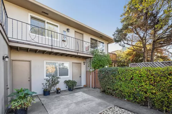 Burlingame, CA 94010,900 Toyon DR