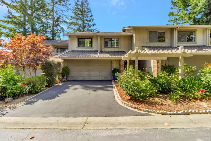574 Sand Hill CIR, Menlo Park, CA 94025