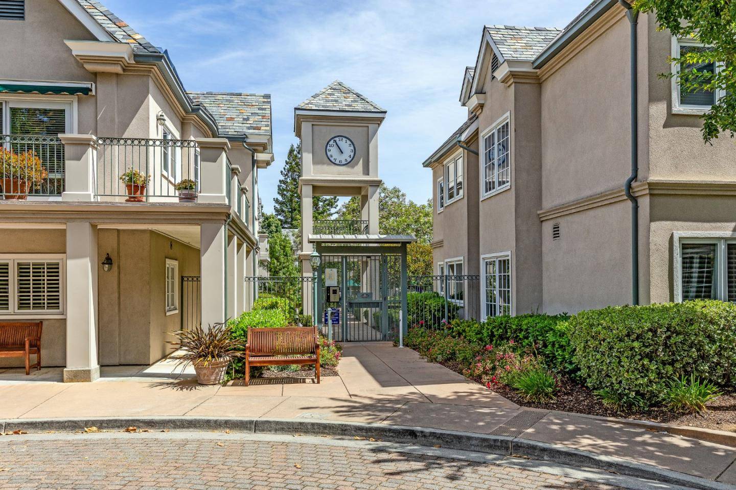 1 W Edith AVE C214, Los Altos, CA 94022