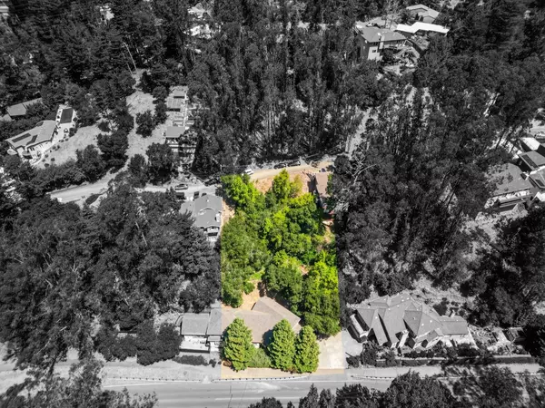 Oakland, CA 94611,7220 Woodrow DR