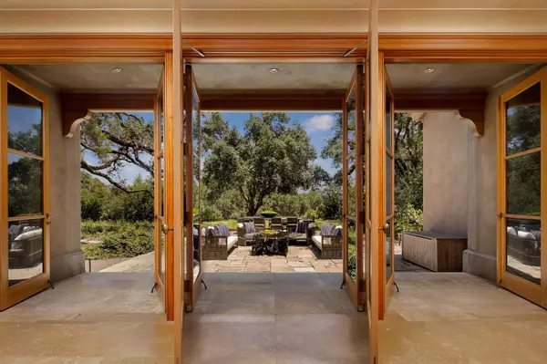 Woodside, CA 94062,211 Winding WAY