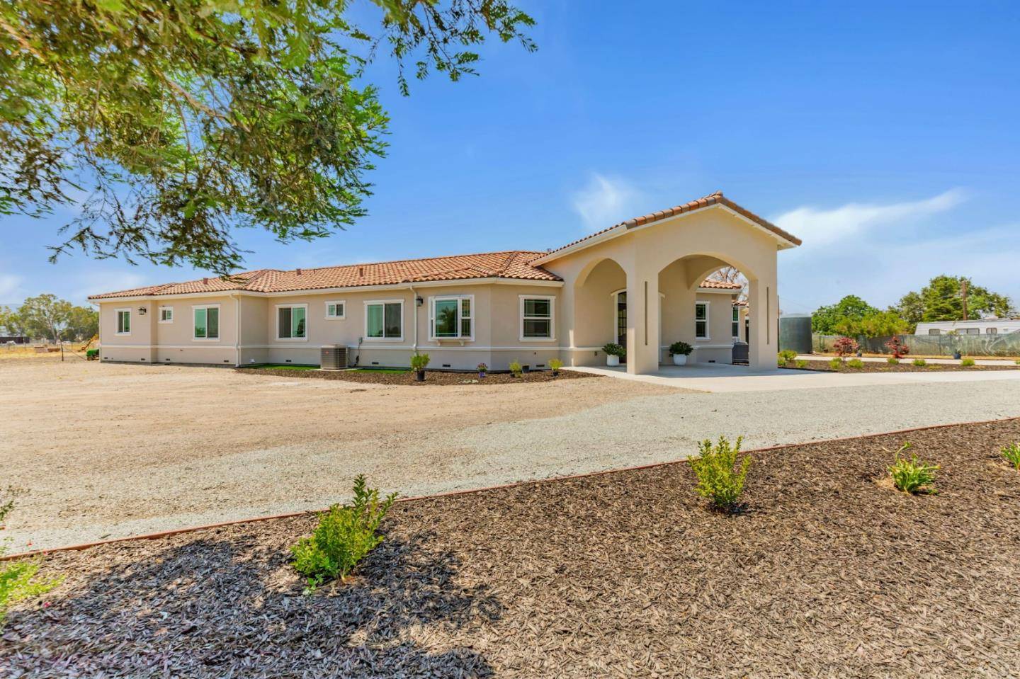 Gilroy, CA 95020,10055 Foothill AVE