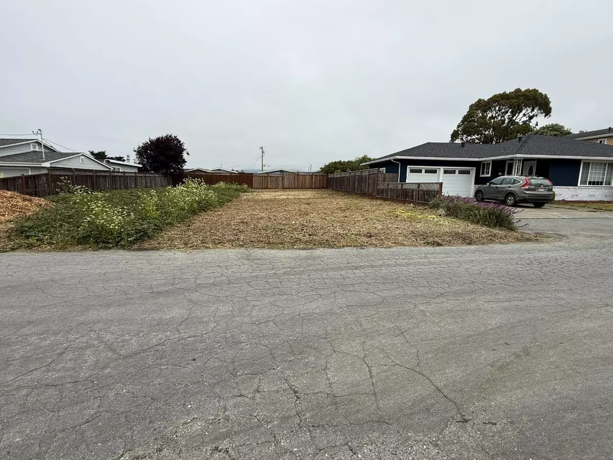 Half Moon Bay, CA 94019,0 Grove ST