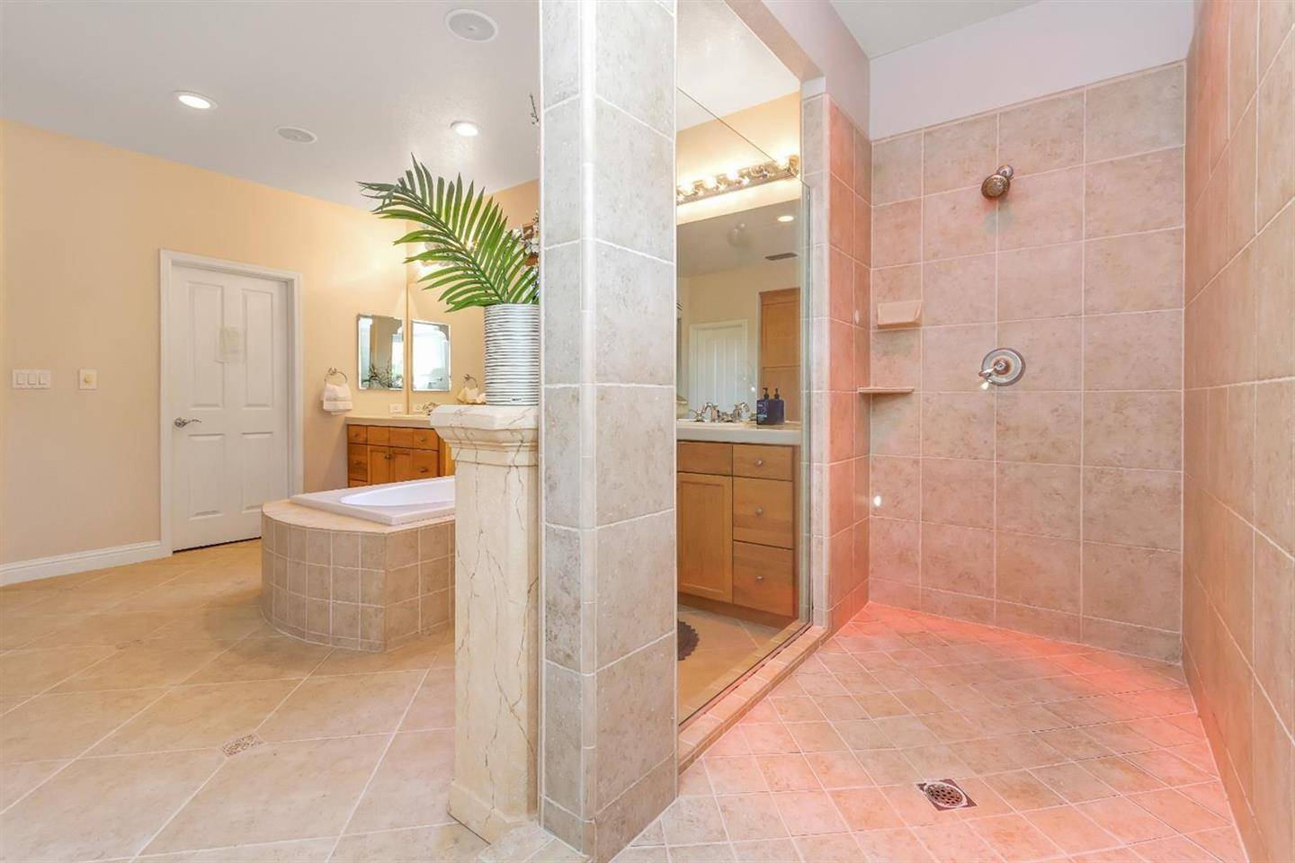 El Dorado Hills, CA 95762,5063 Winterfield DR