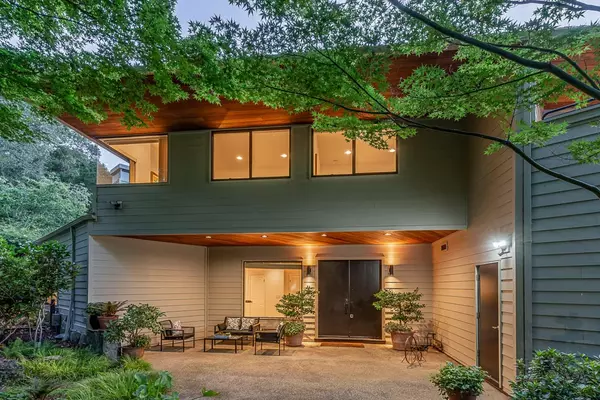 Portola Valley, CA 94028,3 Oak Forest CT