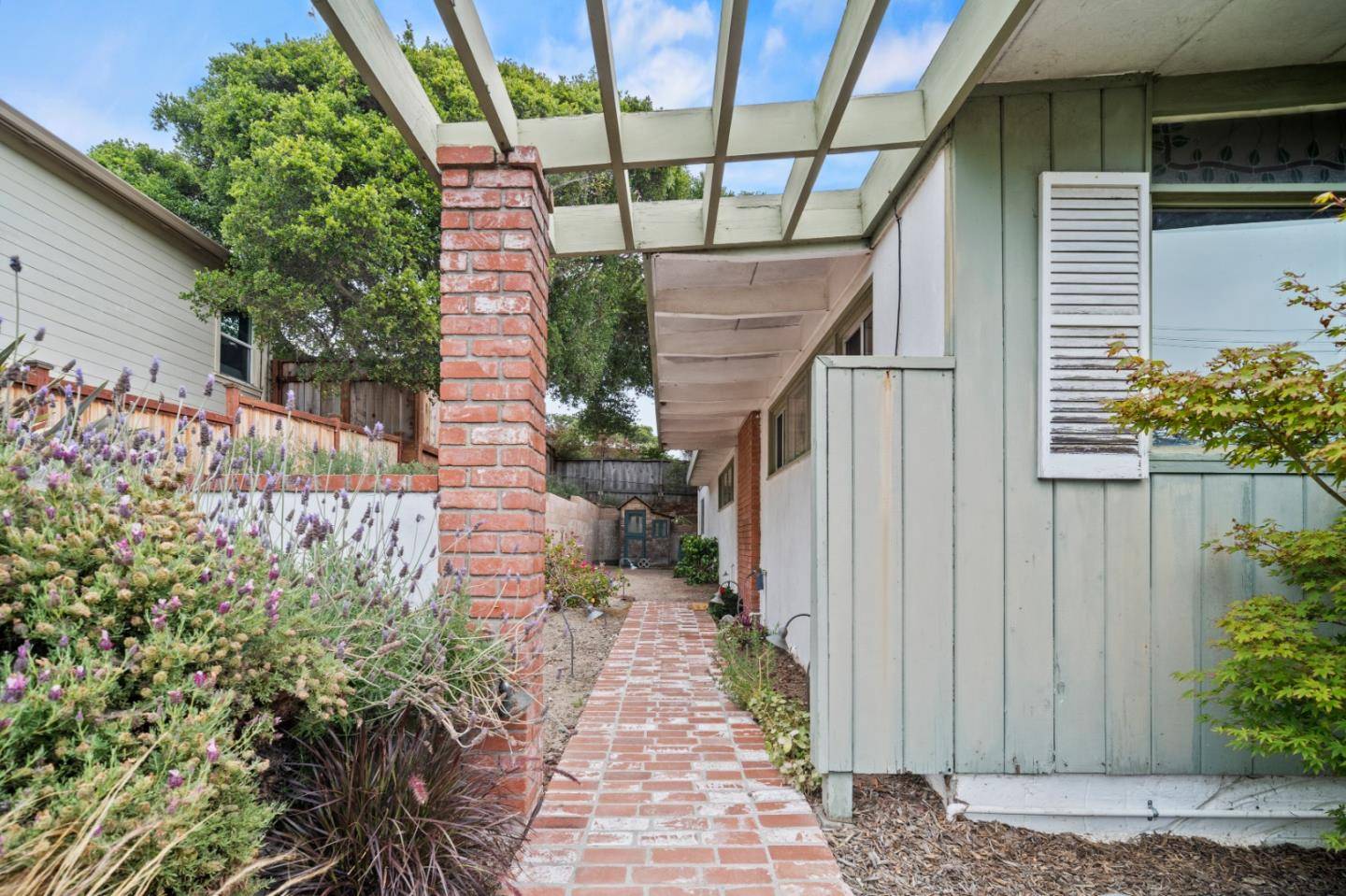 Del Rey Oaks, CA 93940,831 Arlington PL