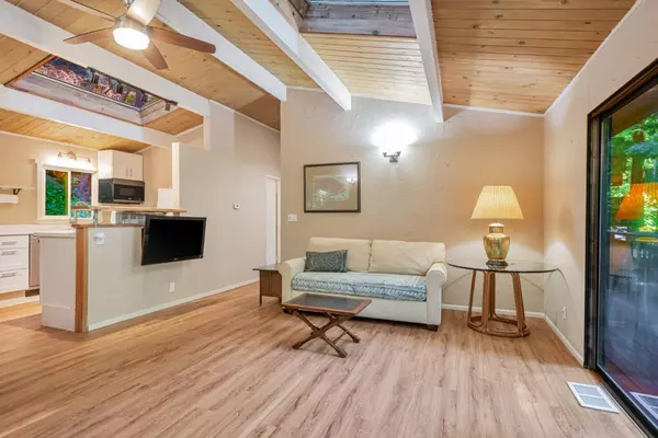 Pescadero, CA 94060,364 Redwood AVE
