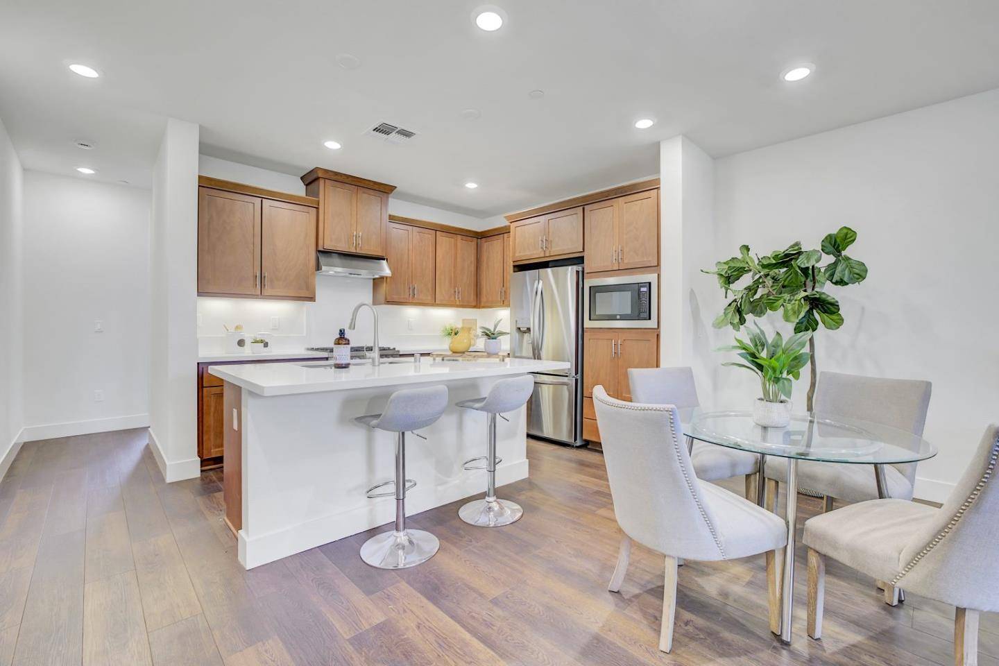 Milpitas, CA 95035,1235 Merry LOOP
