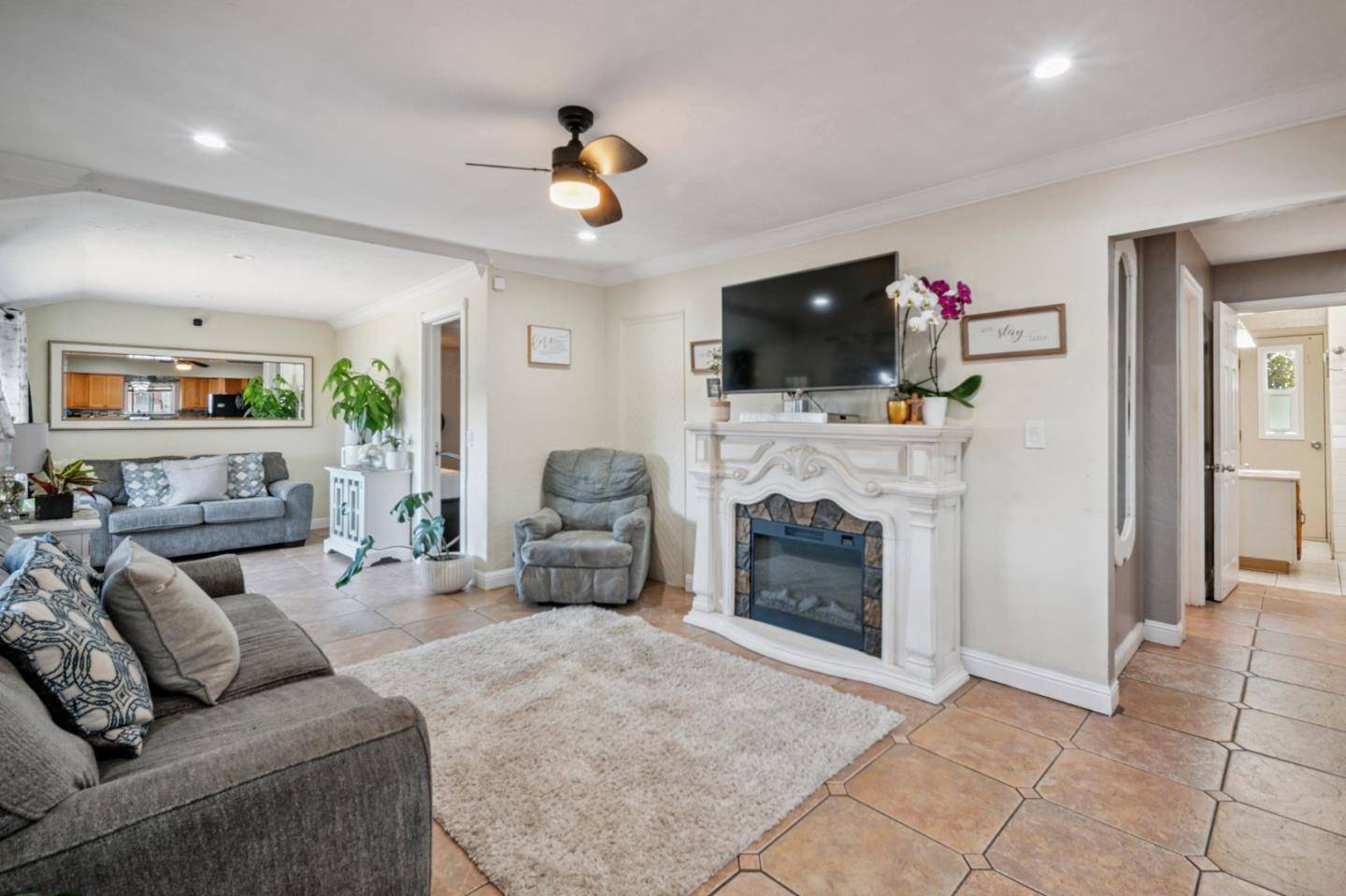 Salinas, CA 93905,1413 Wiren ST