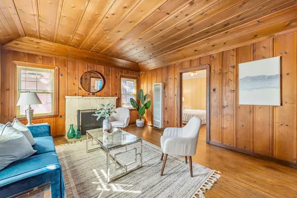 Redwood City, CA 94061,1015 Valota RD