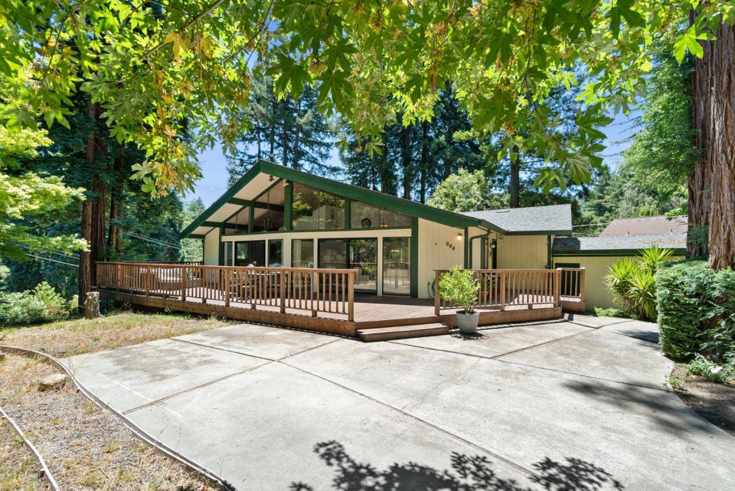 644 Debbie DR, Boulder Creek, CA 95006