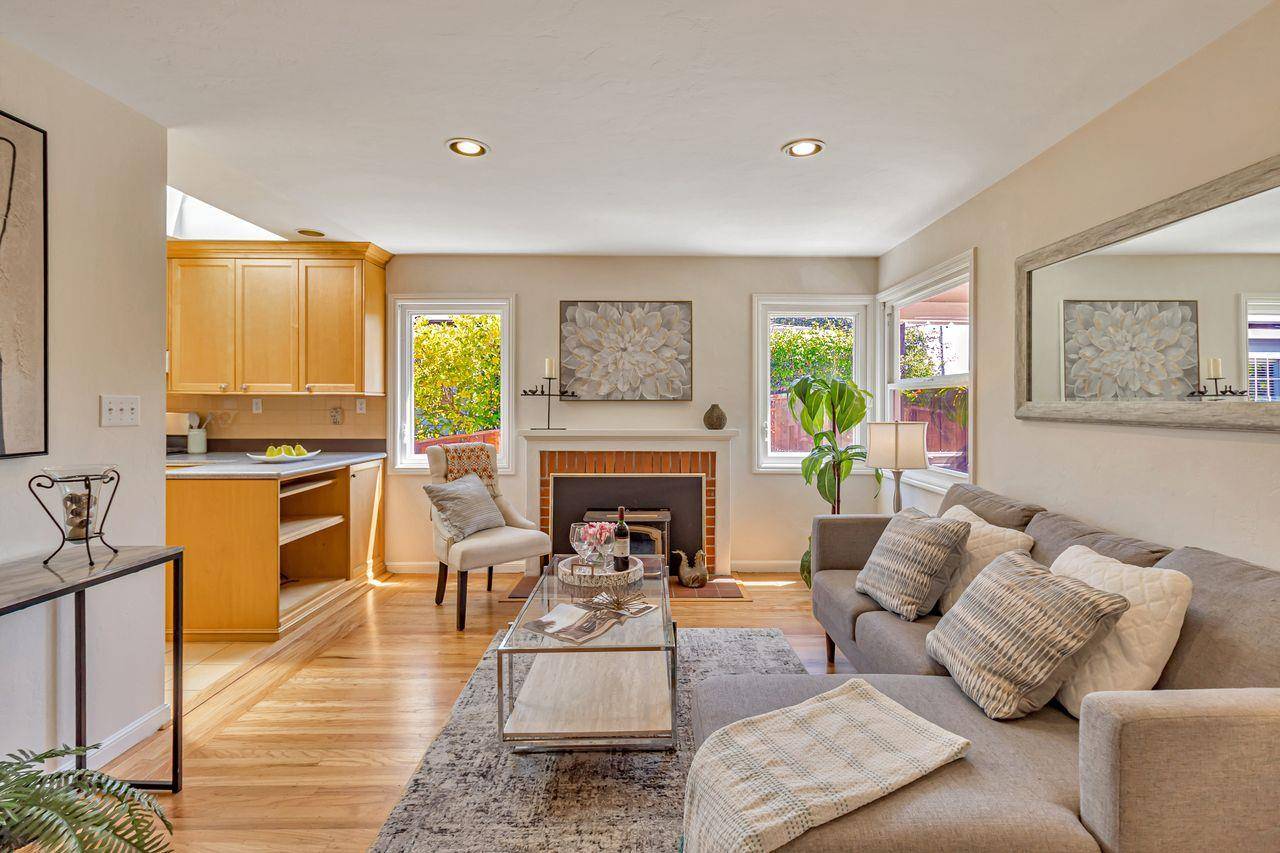 San Carlos, CA 94070,2534 Howard AVE