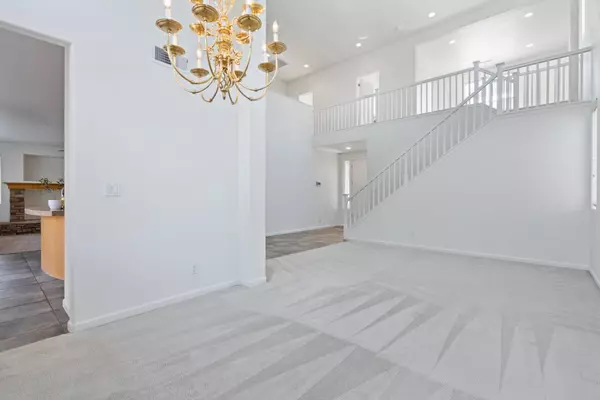 1101 Freedom DR, Hollister, CA 95023