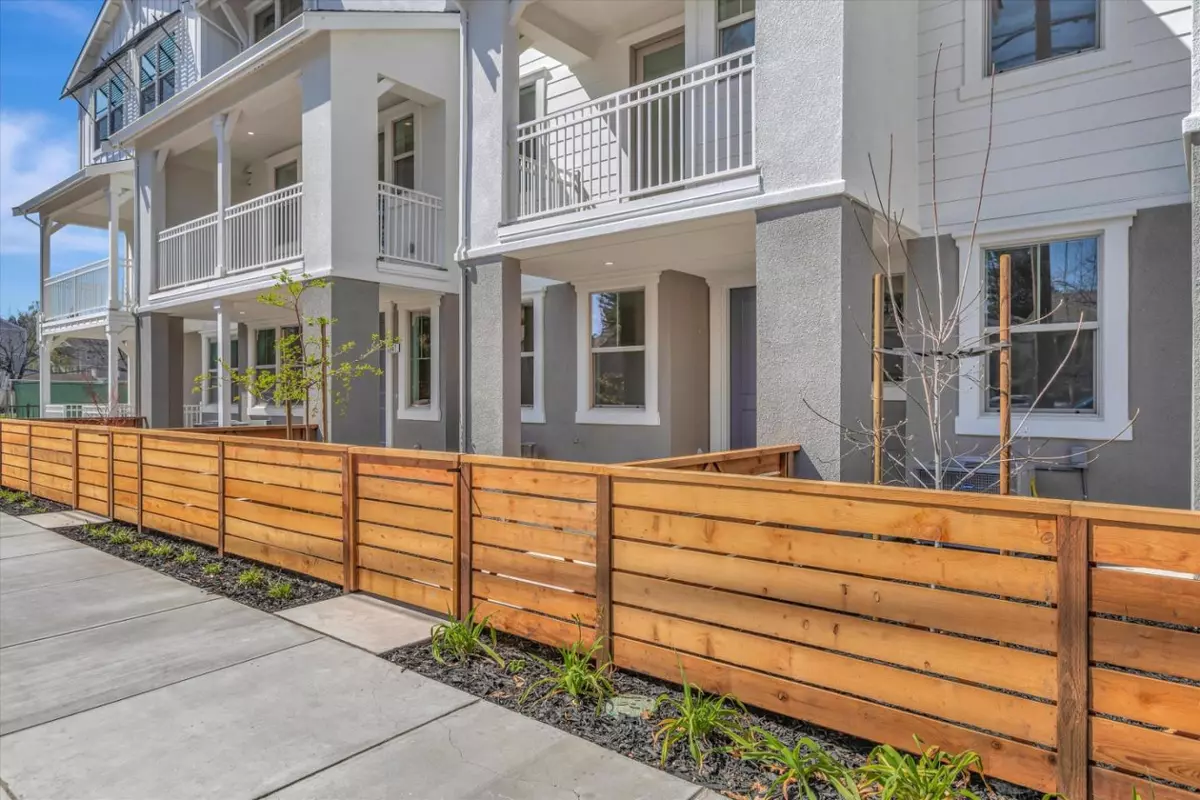 Walnut Creek, CA 94597,2739 Oak RD