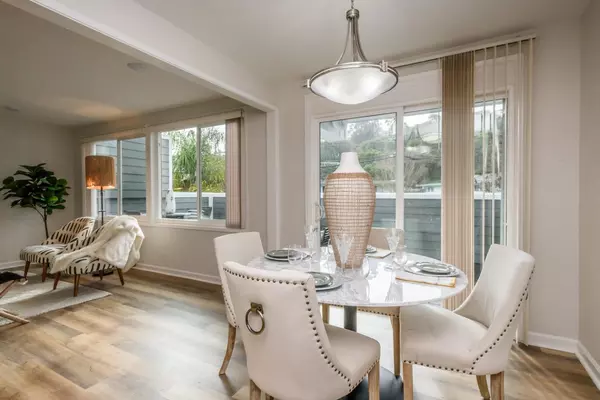 Belmont, CA 94002,2302 Carlmont DR