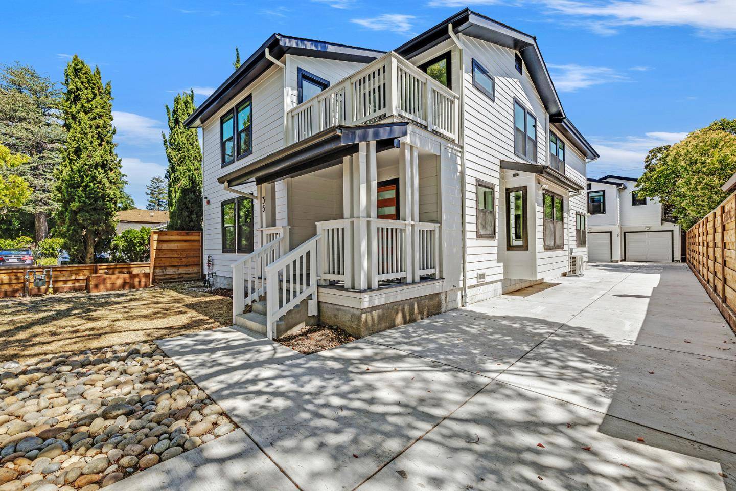 Redwood City, CA 94062,35 Arch ST