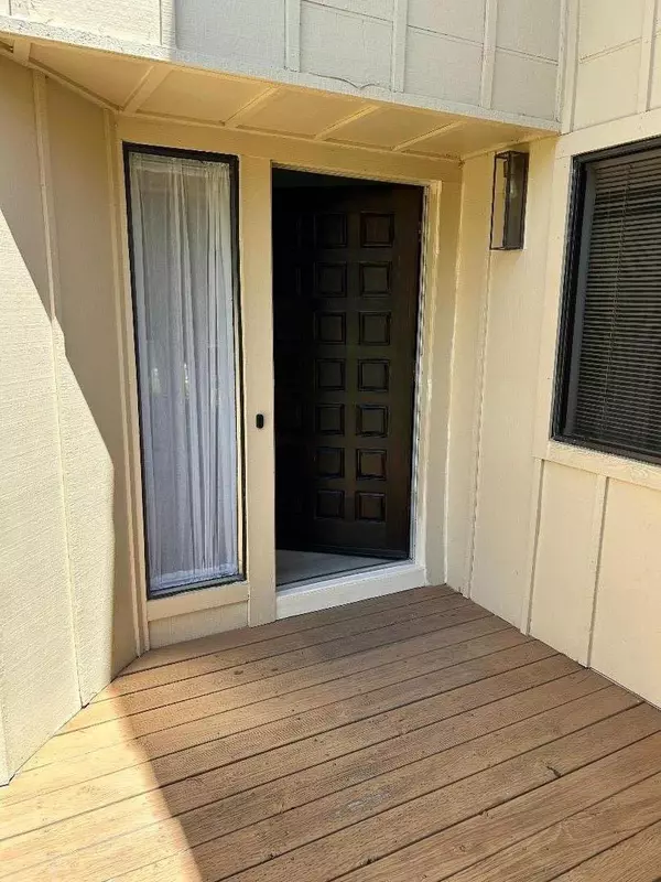 San Carlos, CA 94070,10 Pyrola LN