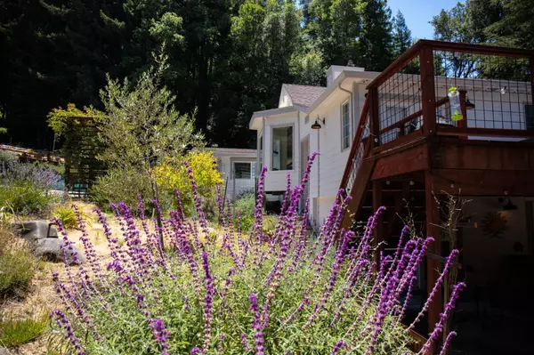 Soquel, CA 95073,1003 Laurel GLN