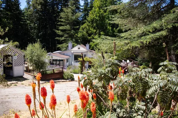 Soquel, CA 95073,1003 Laurel GLN