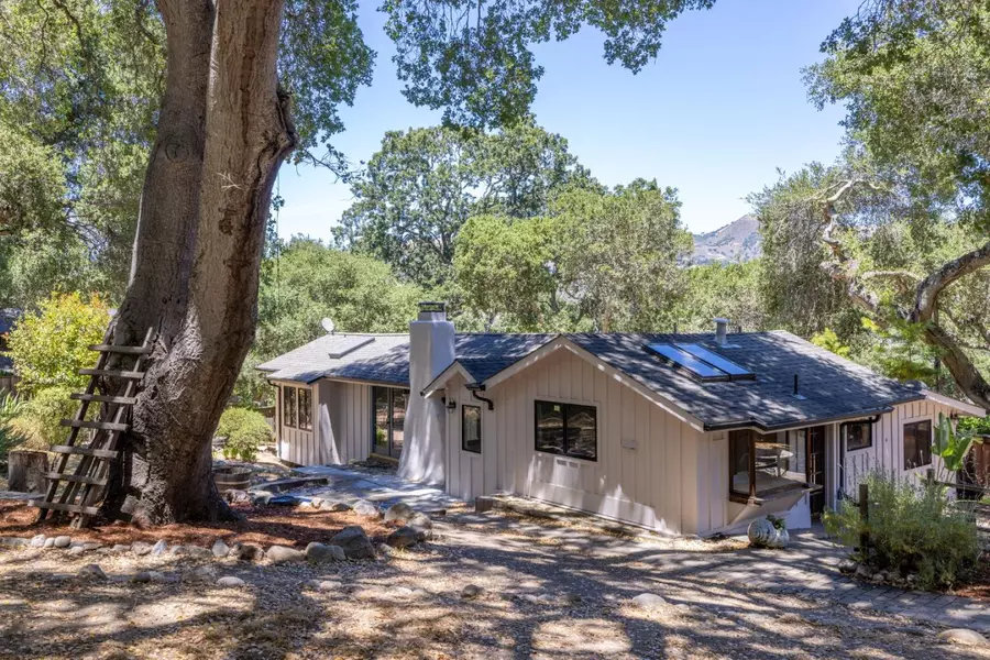 146 Calle De La Ventana, Carmel Valley, CA 93924