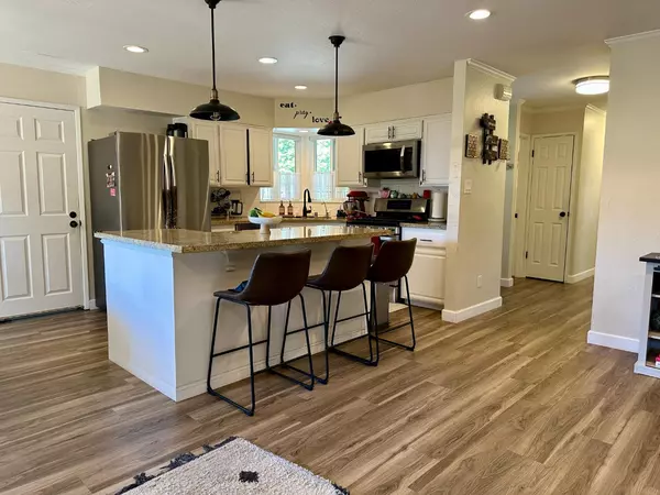 Los Gatos, CA 95032,135 Green Hill WAY