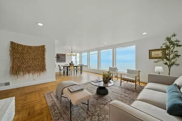 Daly City, CA 94015,896 Skyline DR