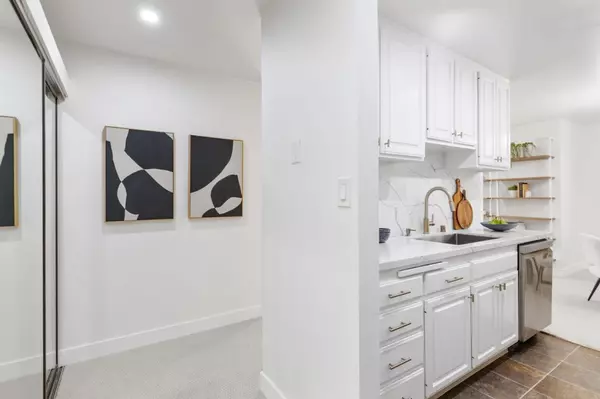 Mountain View, CA 94040,400 Ortega AVE 301