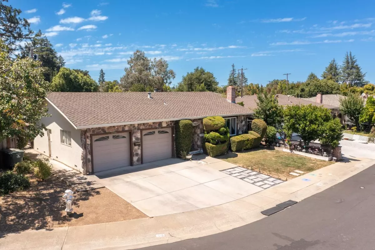 Mountain View, CA 94040,1754-1756 Plaza CT
