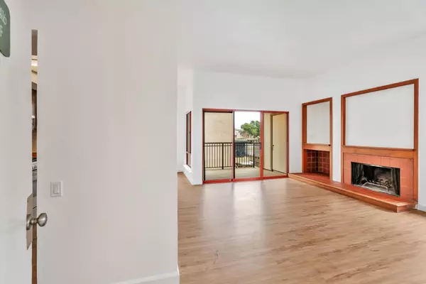 Salinas, CA 93906,2416 N Main ST F