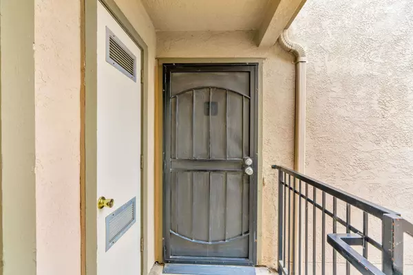 Salinas, CA 93906,2416 N Main ST F