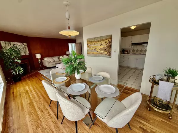 Daly City, CA 94015,95 Clearview DR