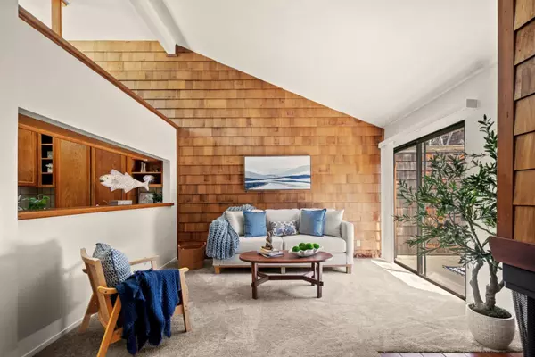 Monterey, CA 93940,461 Dela Vina AVE 209