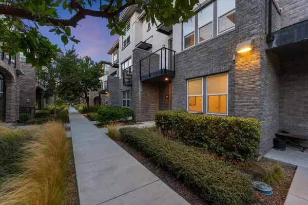 Sunnyvale, CA 94085,555 San Martin TER 2