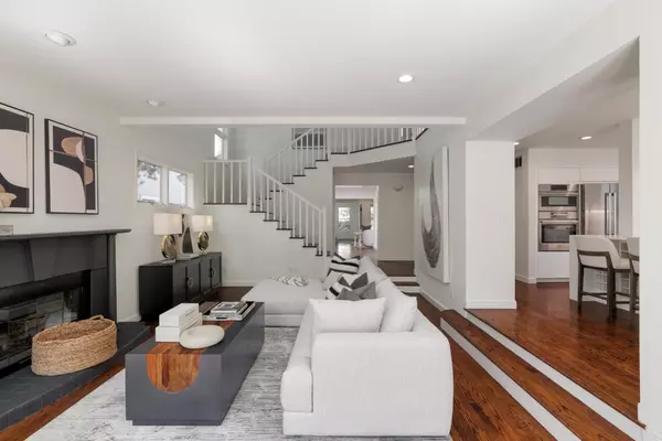 Menlo Park, CA 94025,2051 Gordon AVE